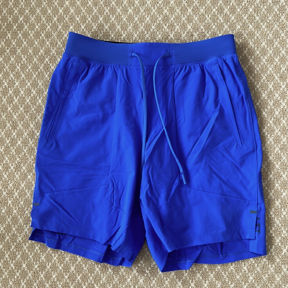 Lulu Lemon Men’s License to Train 7” Lined Short, Size Small